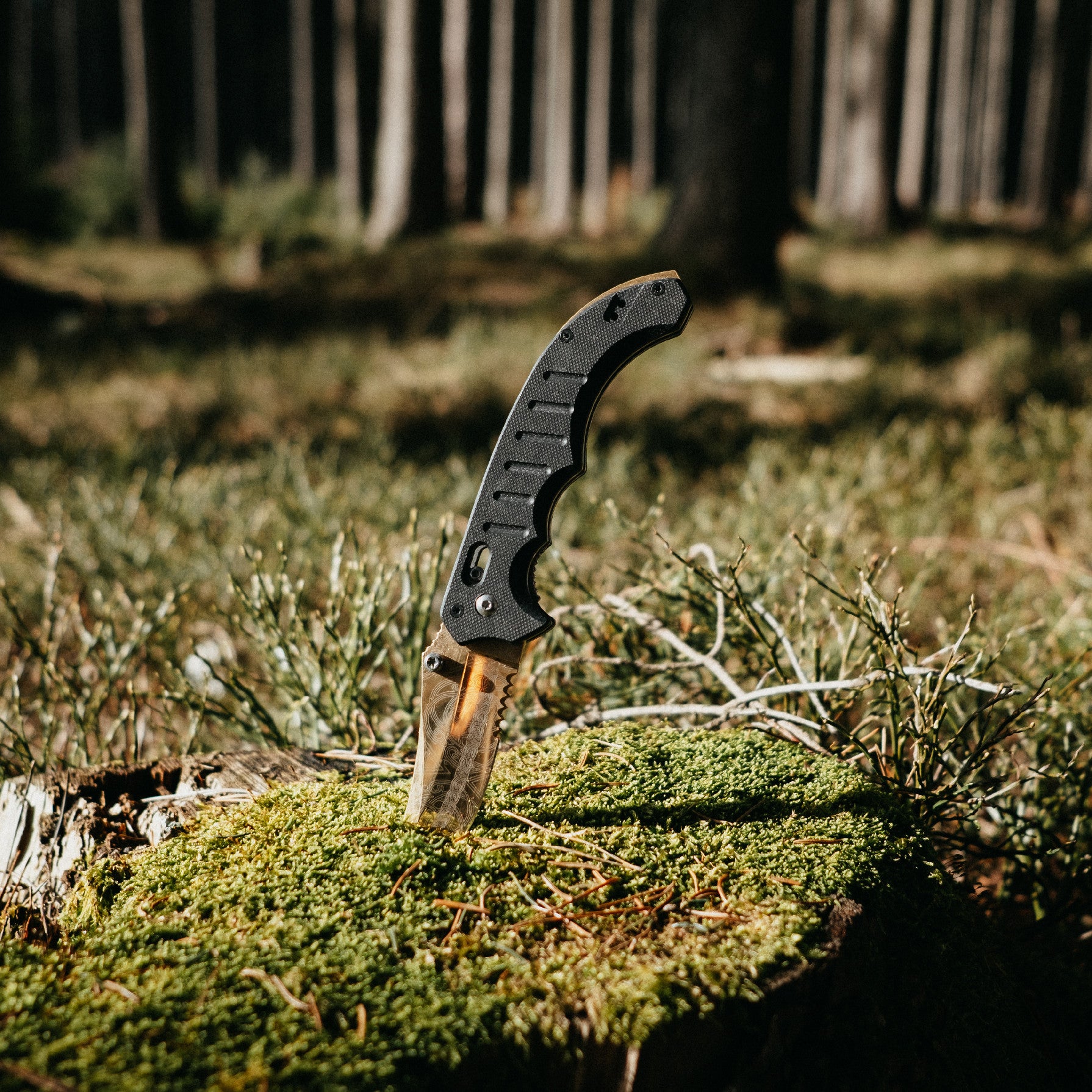 Flip knife Lore